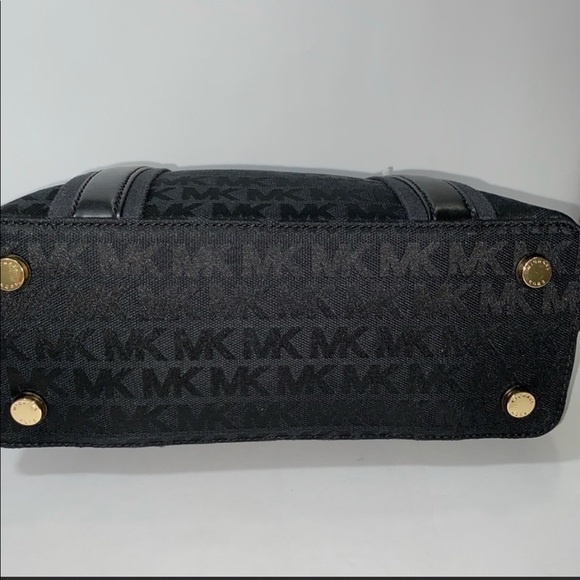 Michael Kors Griffin Satchel M  black leather. - Picture 5 of 11